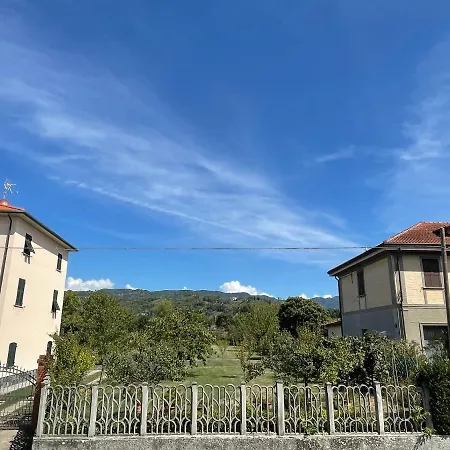 La Casa Dei Libri Apartamento Sarzana